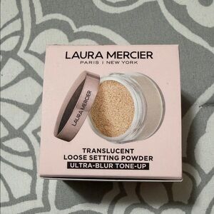 Laura Mercier setting powder